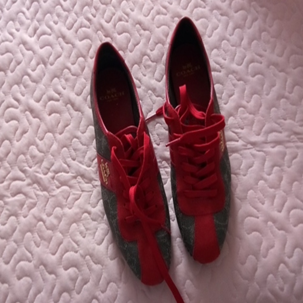 Shoes - Picture 1 of 3